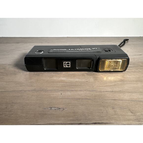 Kodak Ektralite 10- 110 Film Point & Shoot Camera- Made in USA- EUC - Picture 1 of 3